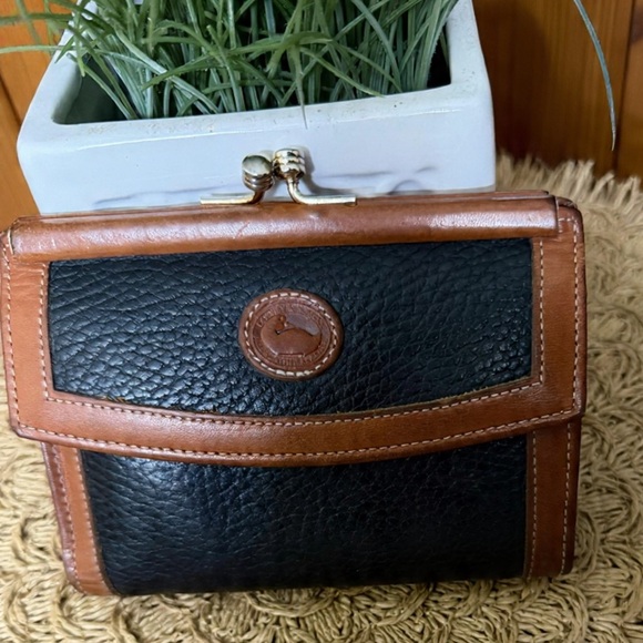 Accessories - DOONEY & BOURKE Vintage Leather Kiss
Lock Tri Fold Wallet